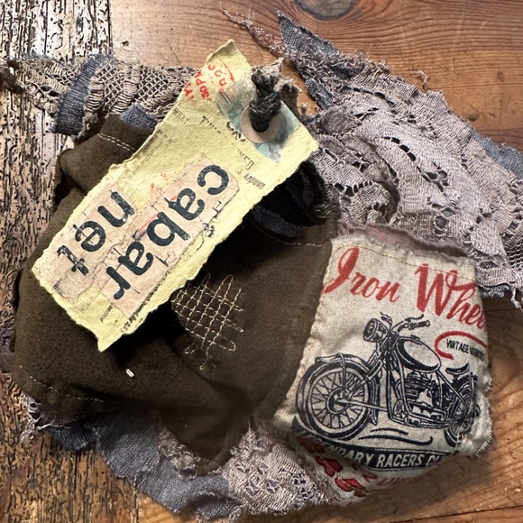 LAST ONE // FREE WITH A PURCHASE - Picture 12 of 14